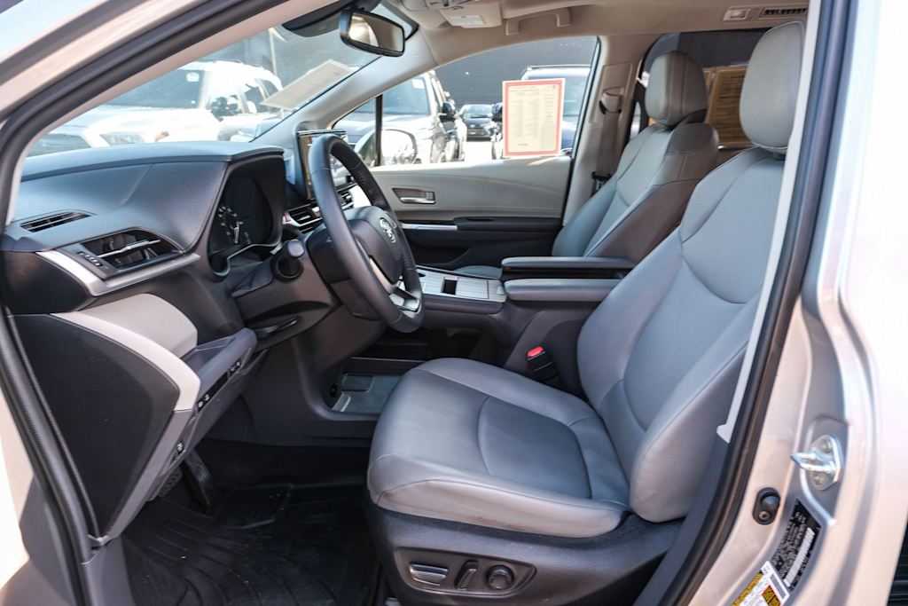Thumbnail: 2024 Toyota Sienna - 11