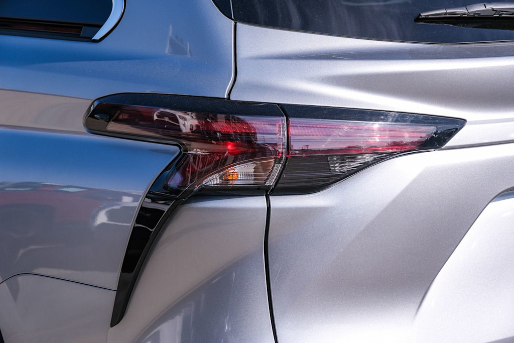 Thumbnail: 2024 Toyota Sienna - 19