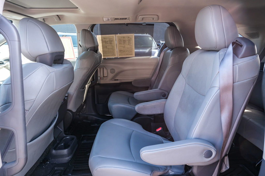 Thumbnail: 2024 Toyota Sienna - 12