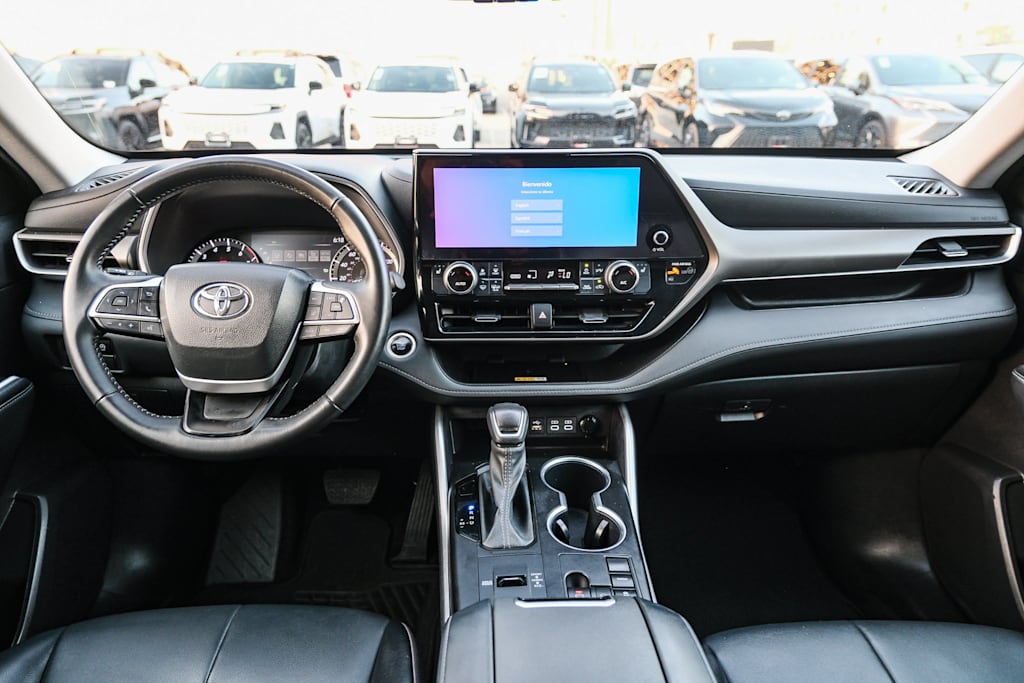 Thumbnail: 2024 Toyota Highlander - 2