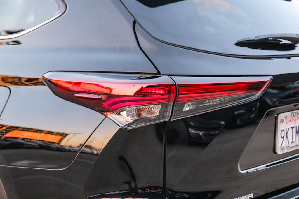 Thumbnail: 2024 Toyota Highlander - 18
