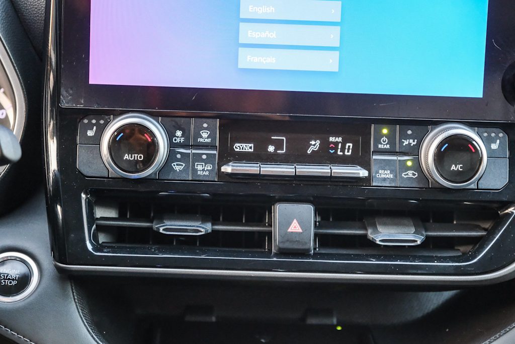 Thumbnail: 2024 Toyota Highlander - 23