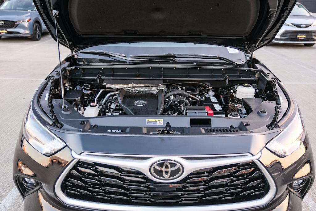 Thumbnail: 2024 Toyota Highlander - 7