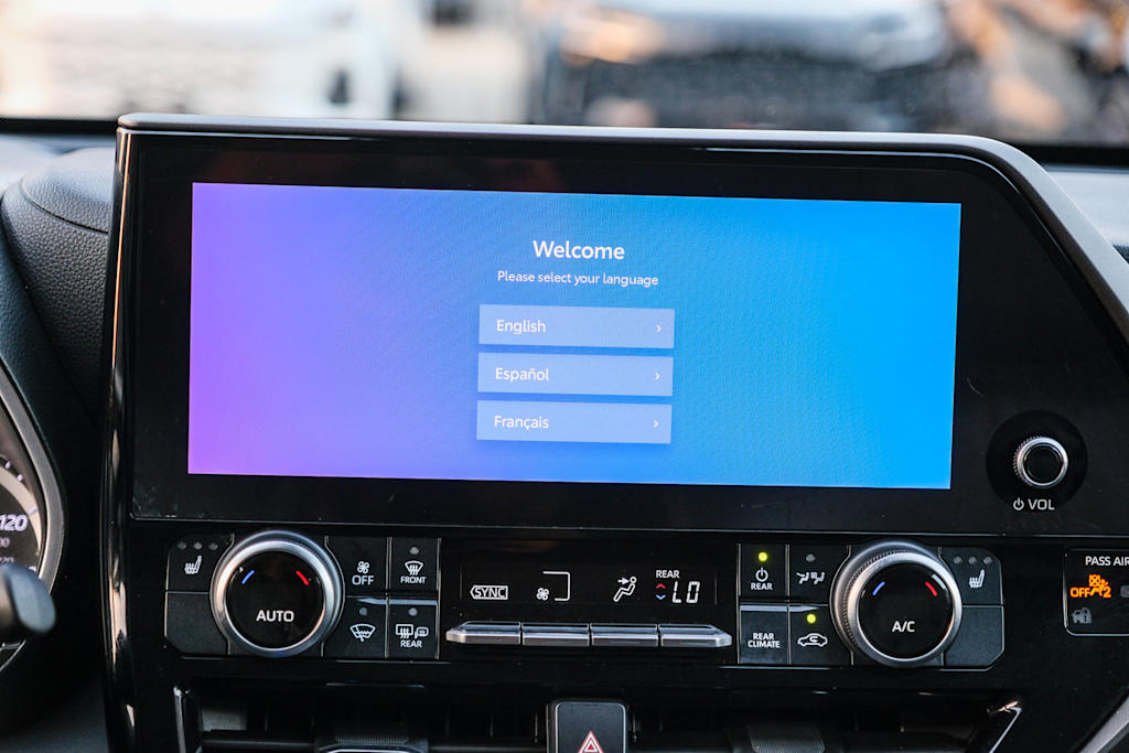 Thumbnail: 2024 Toyota Highlander - 24