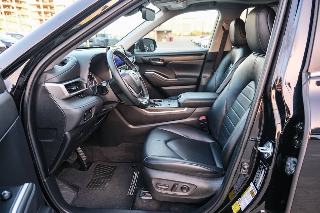 Thumbnail: 2024 Toyota Highlander - 10