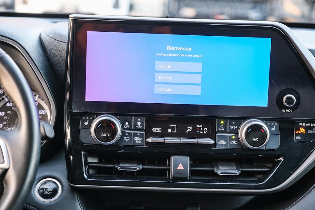 Thumbnail: 2024 Toyota Highlander - 12