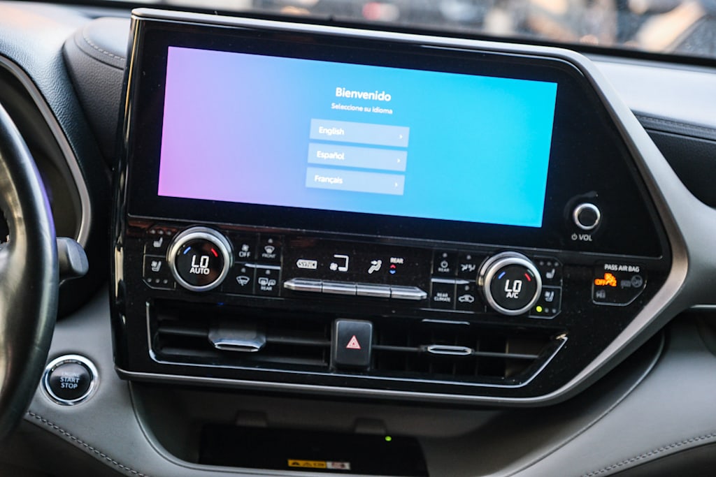 Thumbnail: 2023 Toyota Highlander - 12
