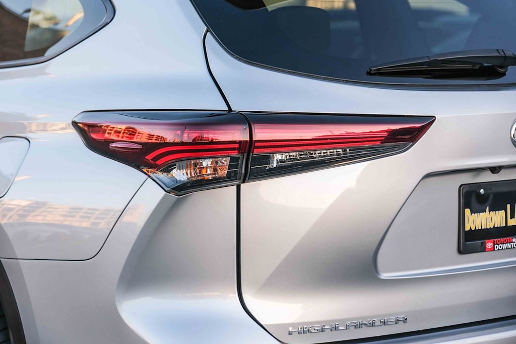 Thumbnail: 2025 Toyota Highlander - 19