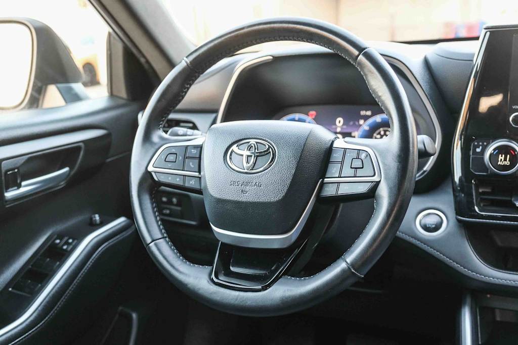 Thumbnail: 2025 Toyota Highlander - 9