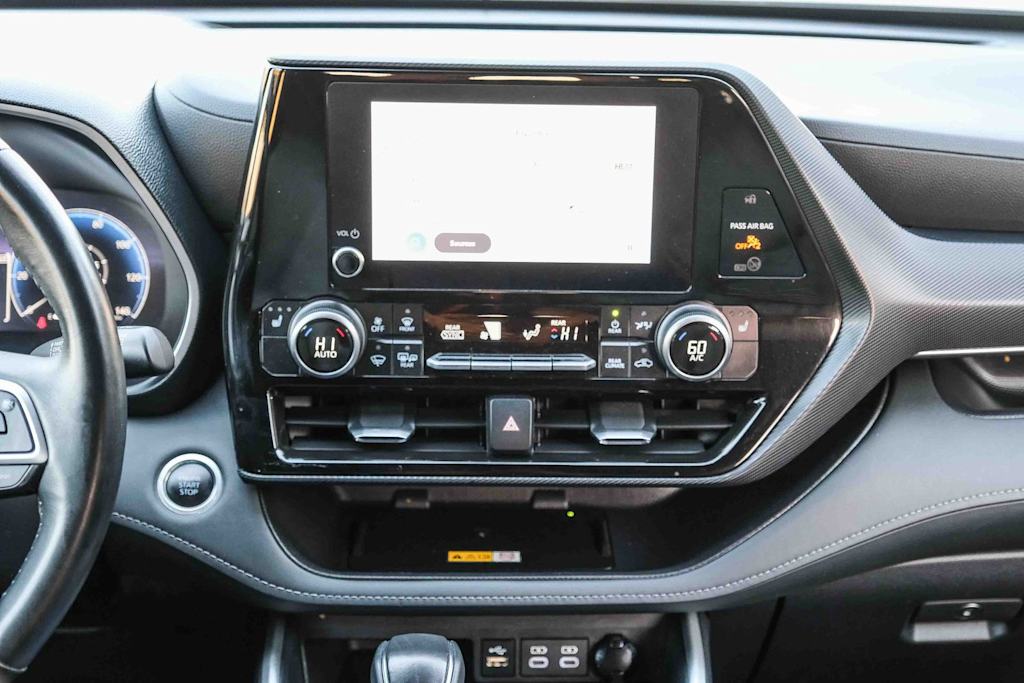 Thumbnail: 2025 Toyota Highlander - 13