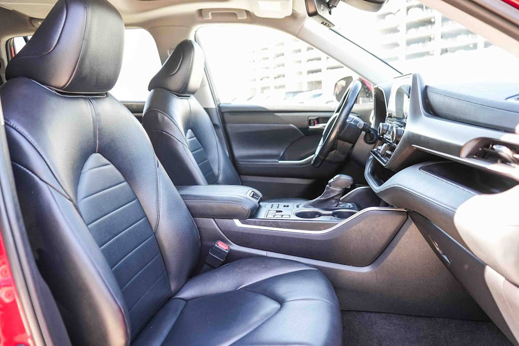 2023 Toyota Highlander XLE - Photo 9