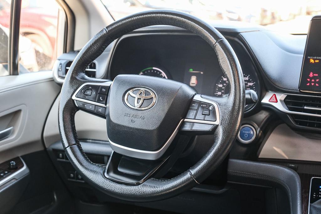 Thumbnail: 2024 Toyota Sienna - 9