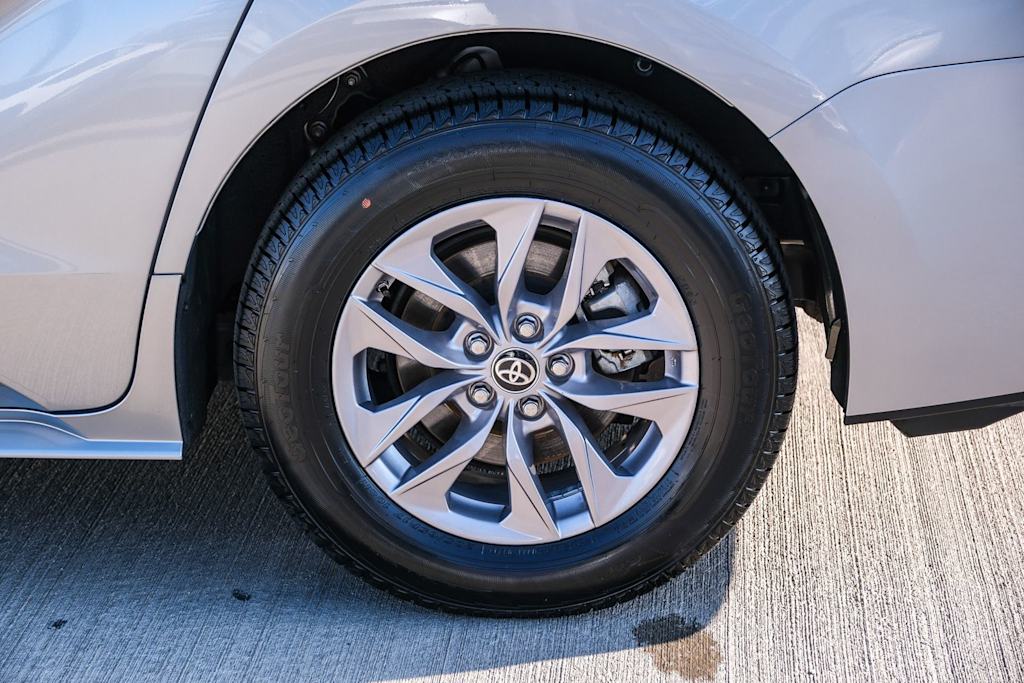 Thumbnail: 2024 Toyota Sienna - 7