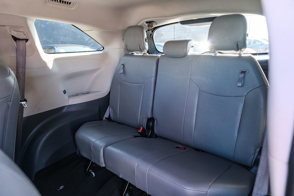 Thumbnail: 2024 Toyota Sienna - 25