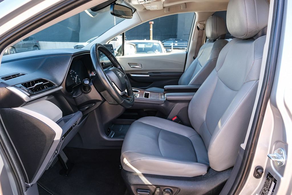 Thumbnail: 2024 Toyota Sienna - 11