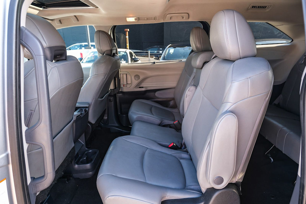 Thumbnail: 2024 Toyota Sienna - 12