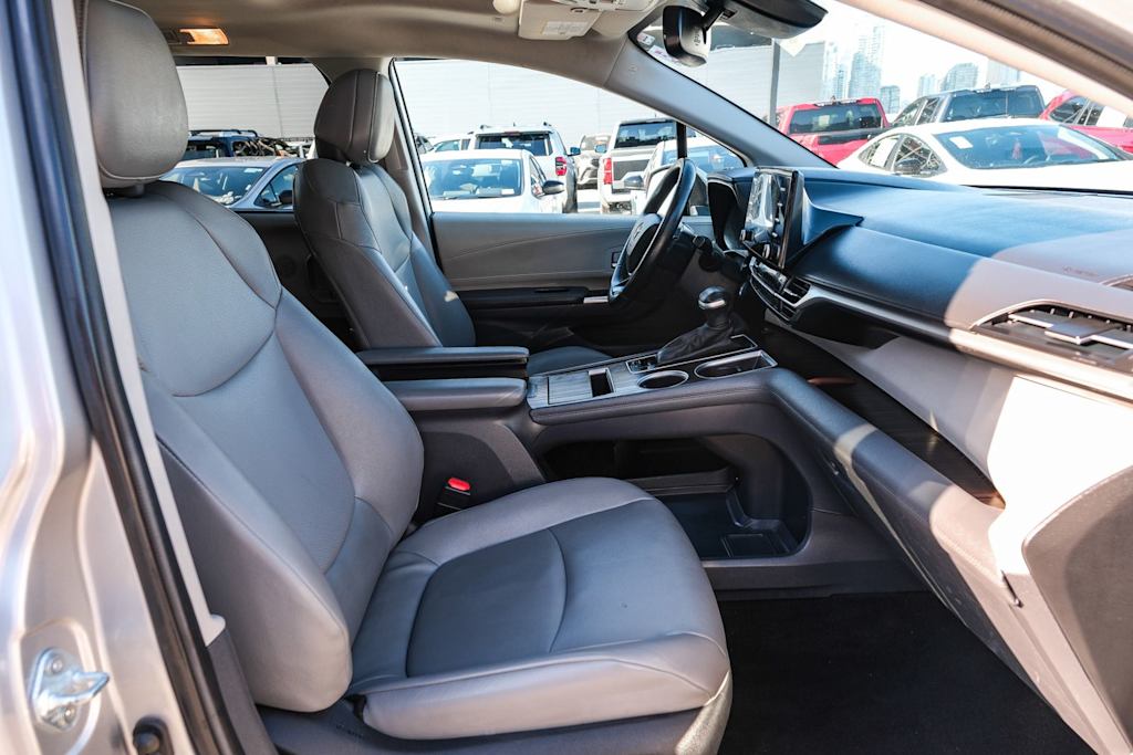 Thumbnail: 2024 Toyota Sienna - 10