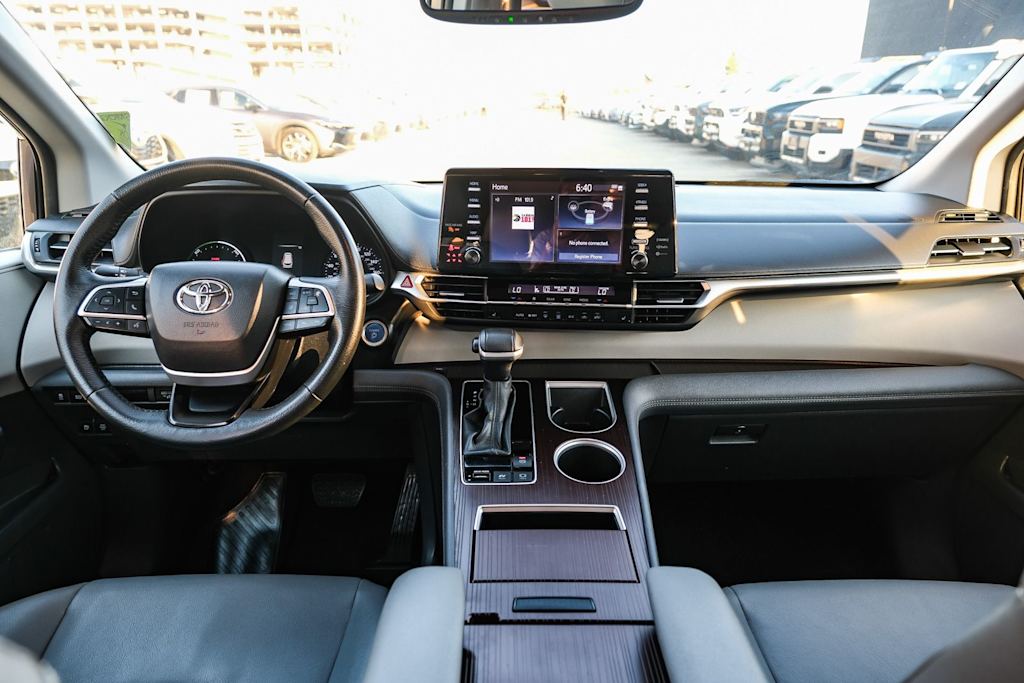 Thumbnail: 2024 Toyota Sienna - 2