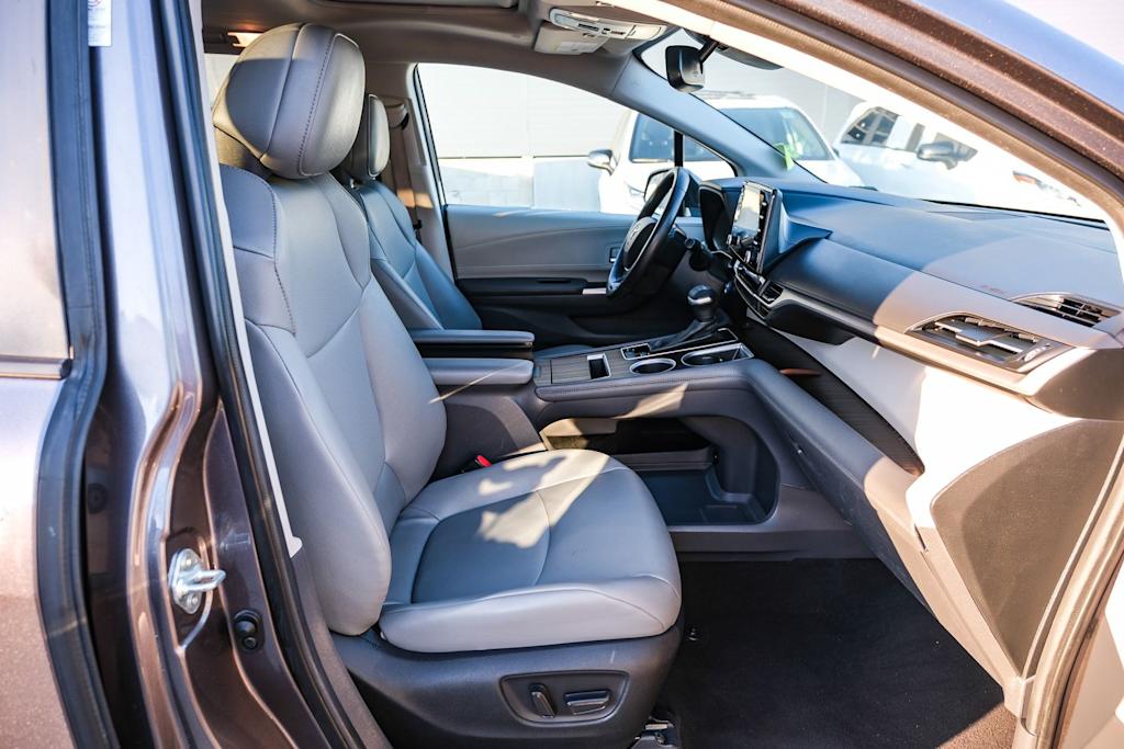 Thumbnail: 2024 Toyota Sienna - 10