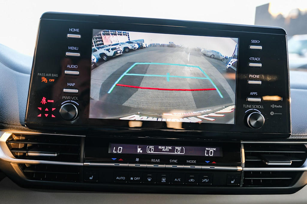 Thumbnail: 2024 Toyota Sienna - 29
