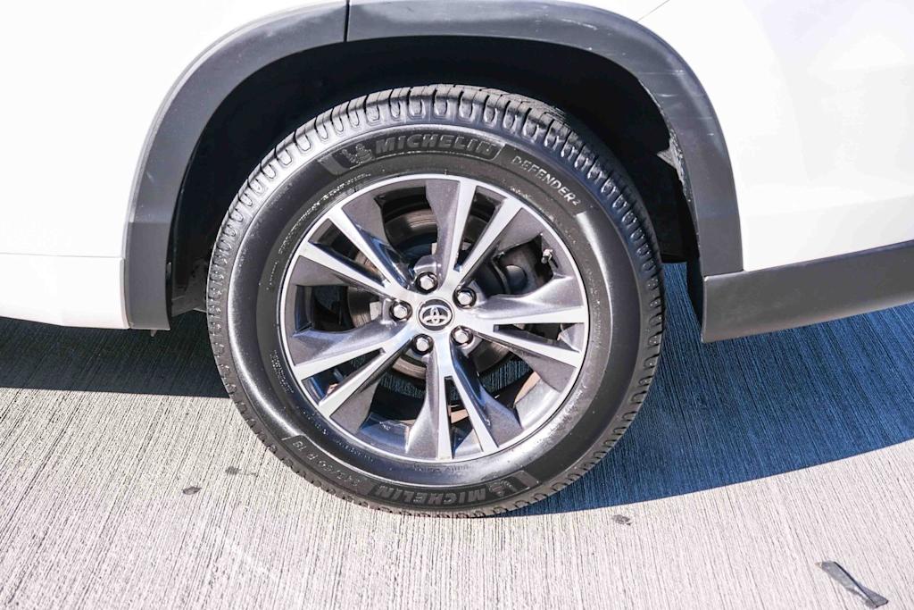 Thumbnail: 2018 Toyota Highlander - 6