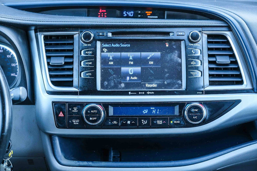 Thumbnail: 2018 Toyota Highlander - 12