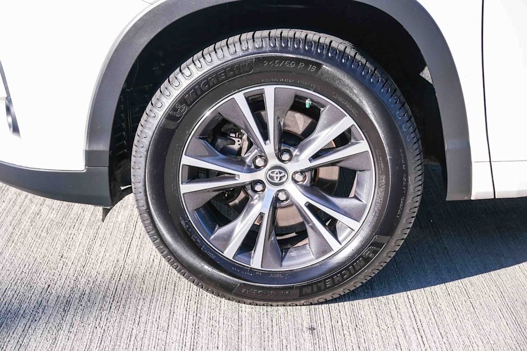Thumbnail: 2018 Toyota Highlander - 20
