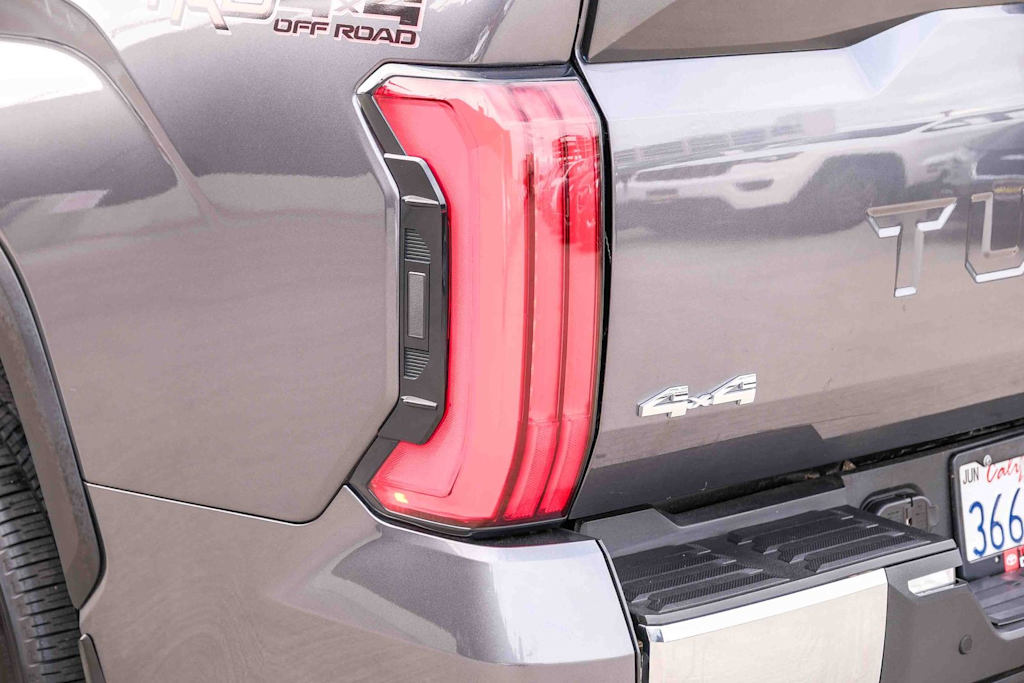 Thumbnail: 2023 Toyota Tundra - 18