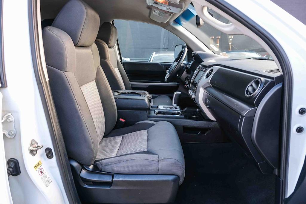 Thumbnail: 2015 Toyota Tundra - 10