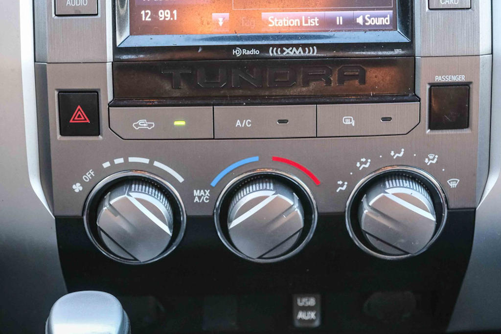 Thumbnail: 2015 Toyota Tundra - 26