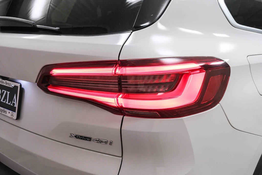 Thumbnail: 2021 BMW X5 - 21