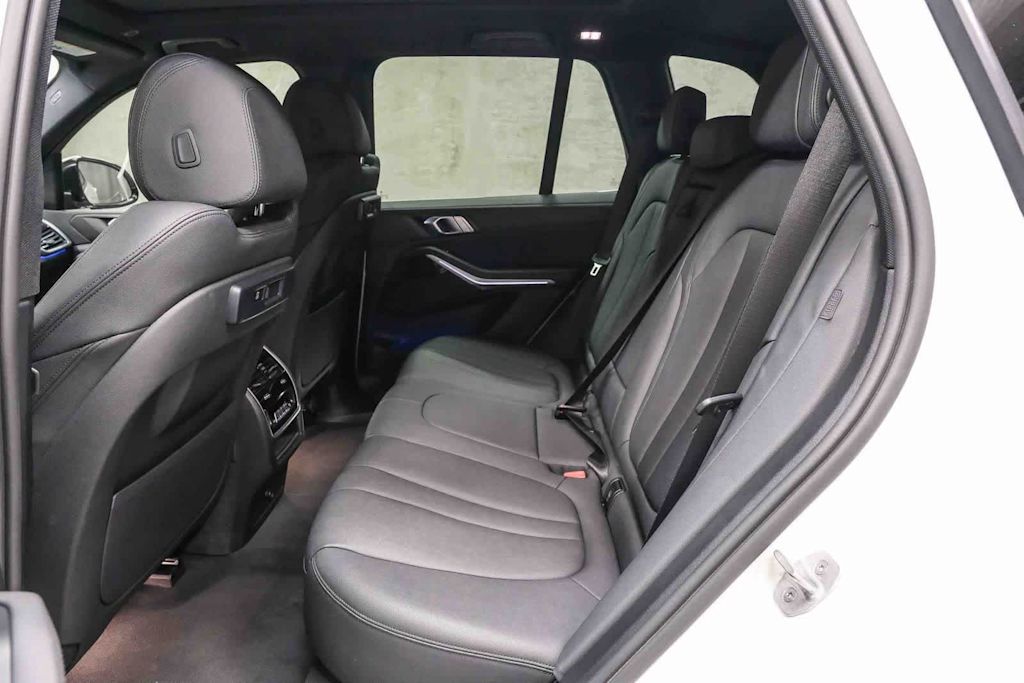 Thumbnail: 2021 BMW X5 - 13
