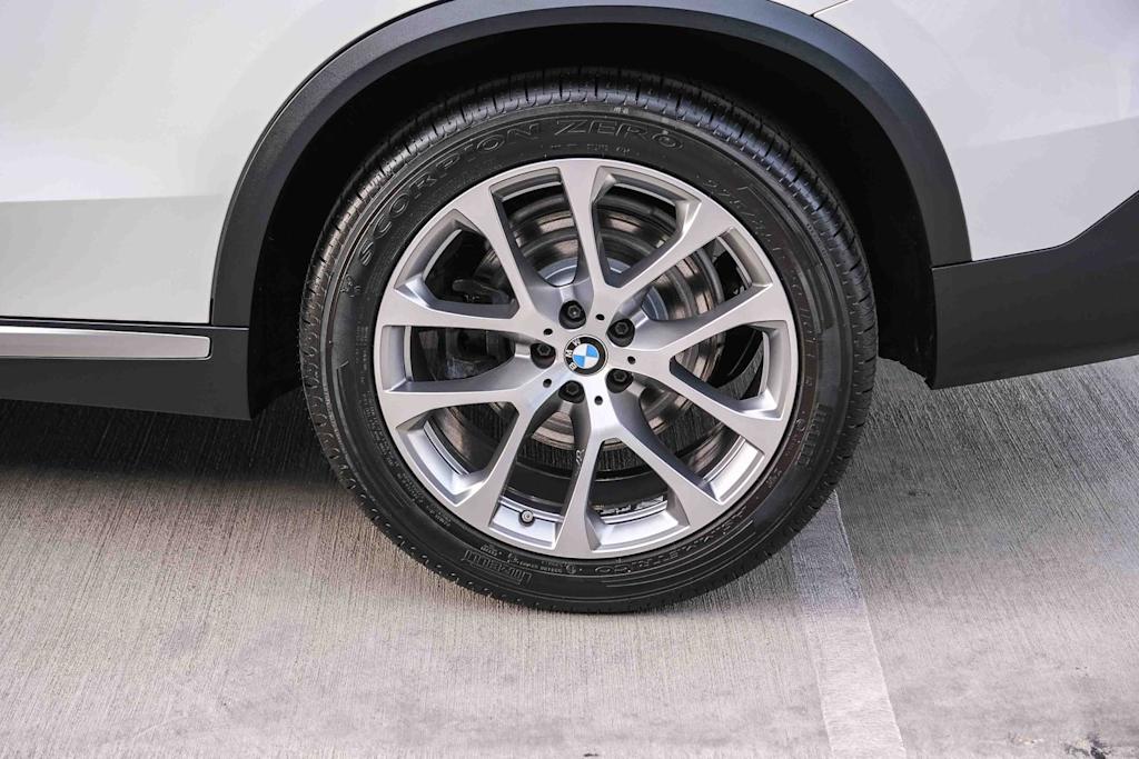 Thumbnail: 2021 BMW X5 - 7