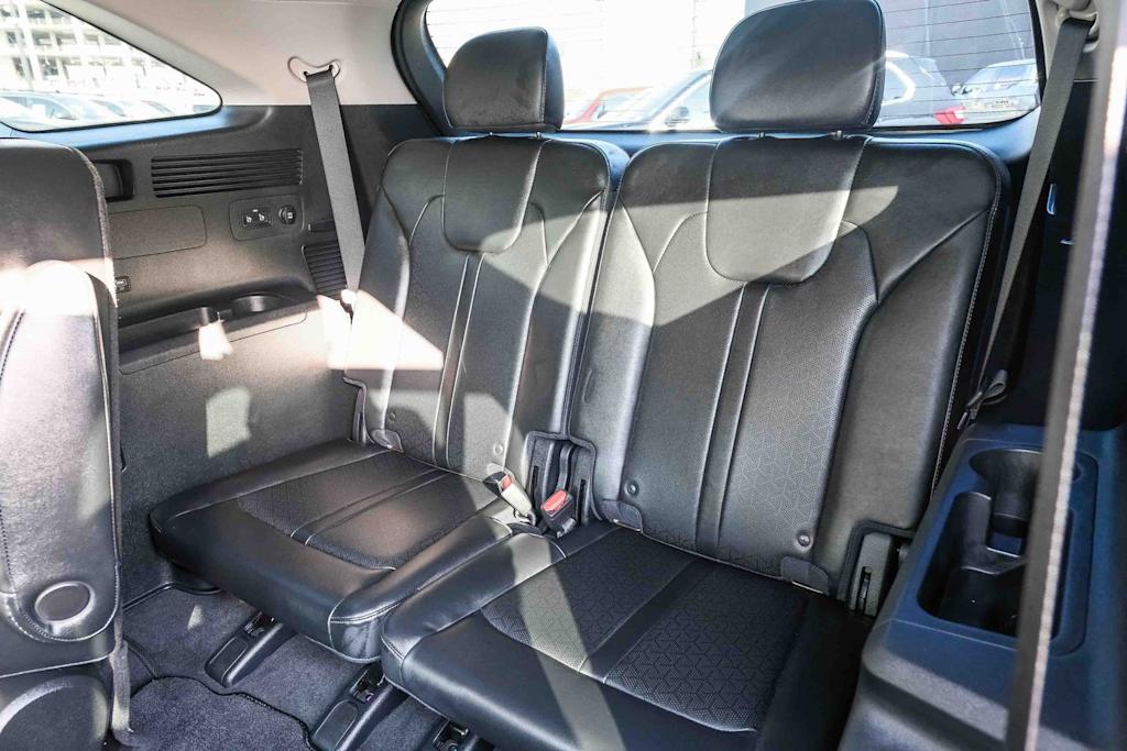 Thumbnail: 2023 Kia Sorento - 24