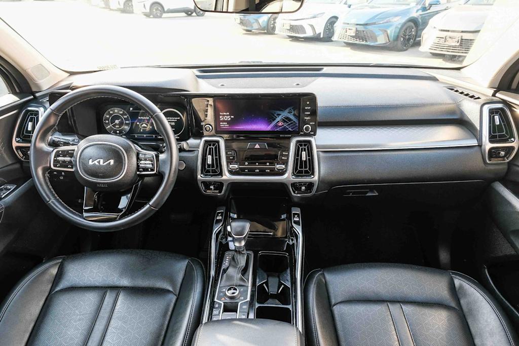 Thumbnail: 2023 Kia Sorento - 2