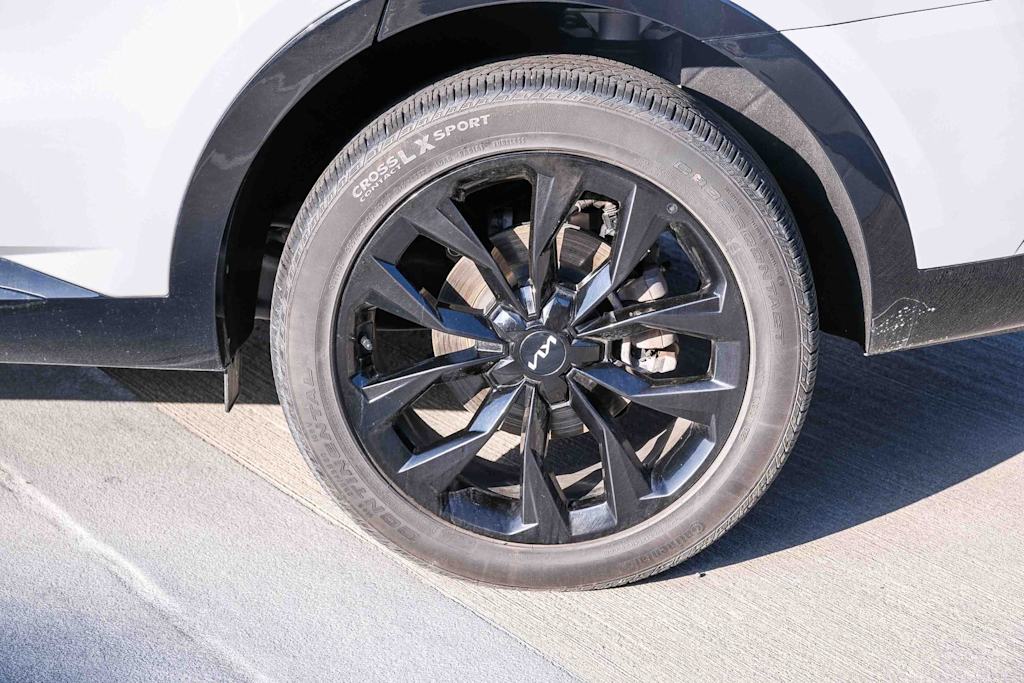 Thumbnail: 2023 Kia Sorento - 6