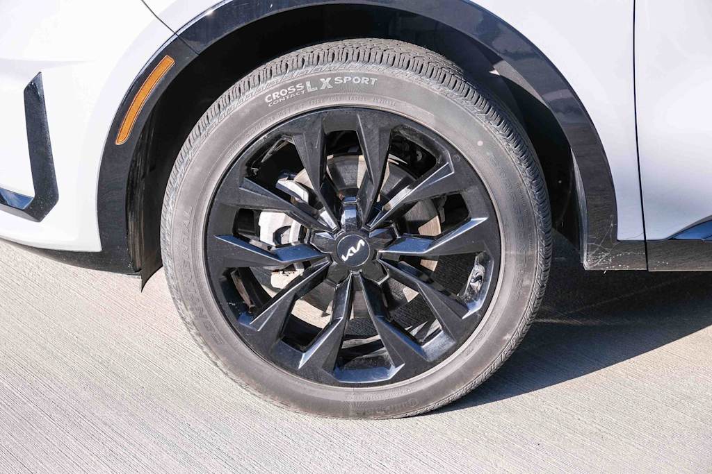 Thumbnail: 2023 Kia Sorento - 19