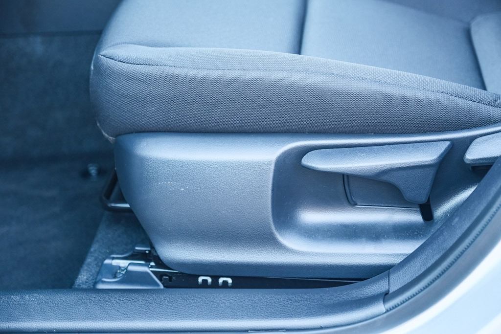 Thumbnail: 2025 Toyota Corolla - 25