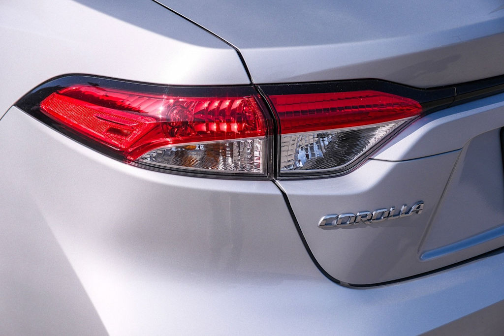 Thumbnail: 2025 Toyota Corolla - 17