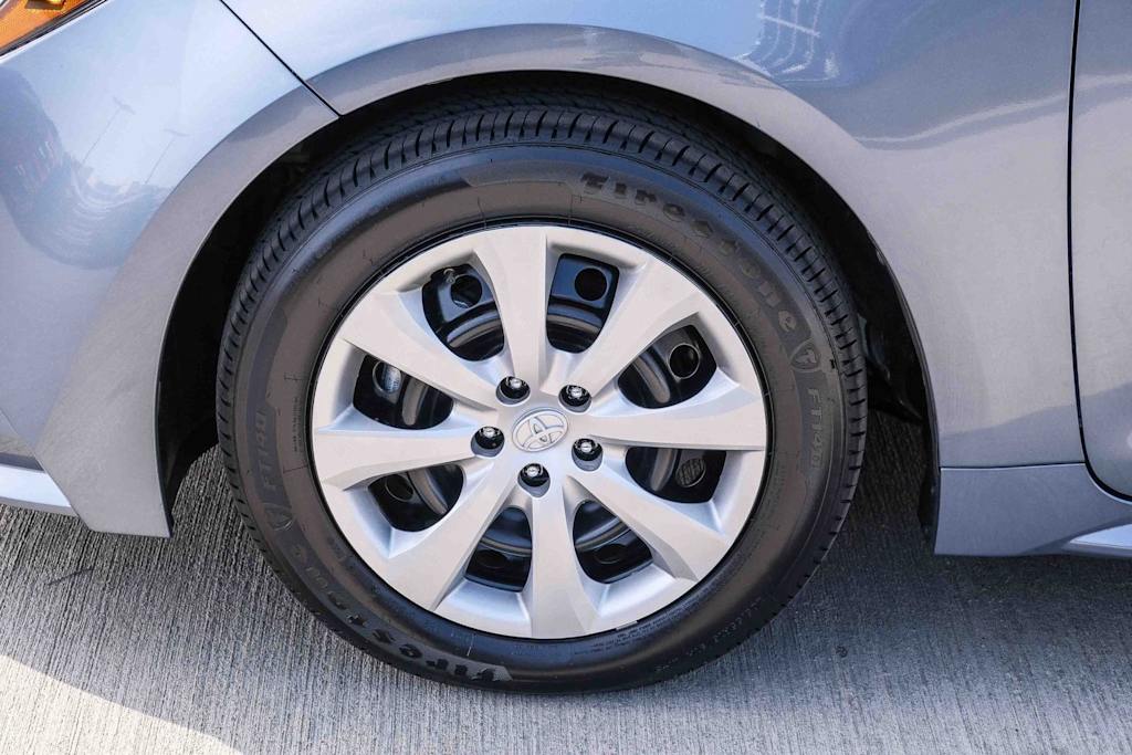 Thumbnail: 2025 Toyota Corolla - 18