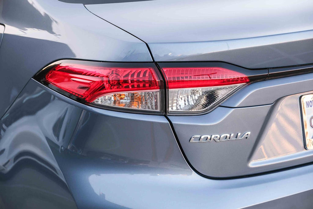 Thumbnail: 2025 Toyota Corolla - 18