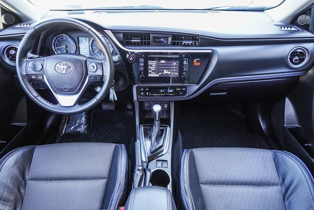 2018 Toyota Corolla SE 2