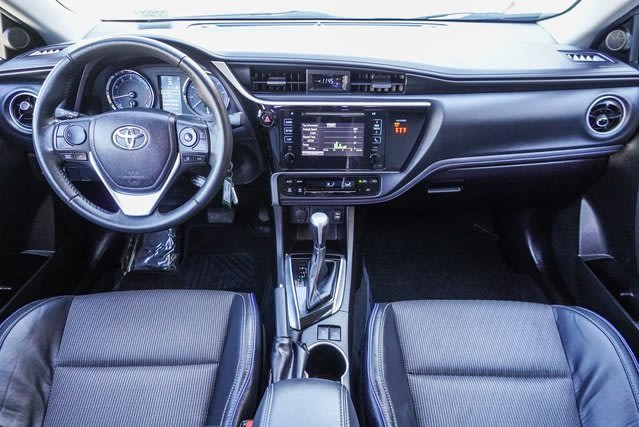 2018 Toyota Corolla SE 8