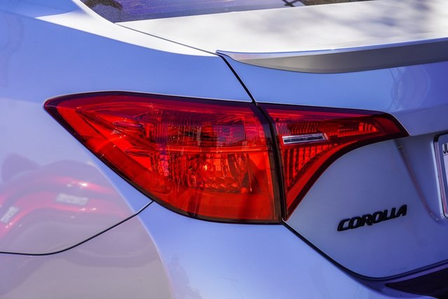 2018 Toyota Corolla SE 24