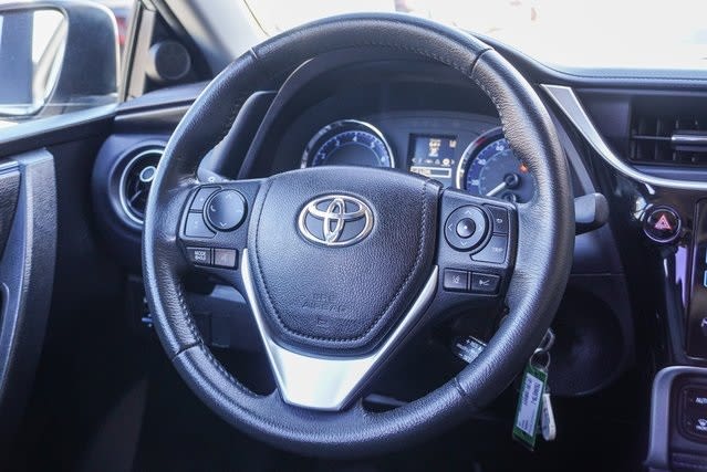 2018 Toyota Corolla SE 13