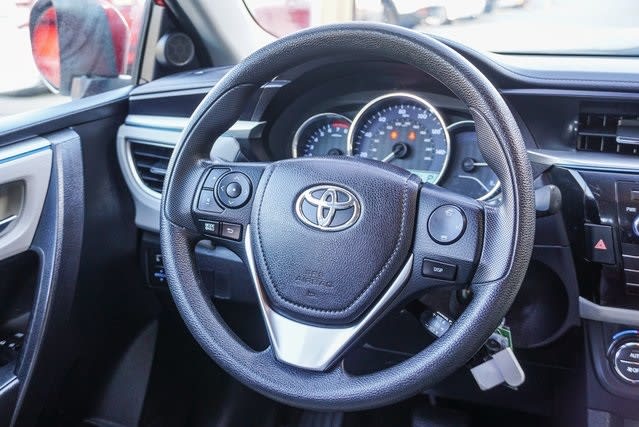 2015 Toyota Corolla LE 8