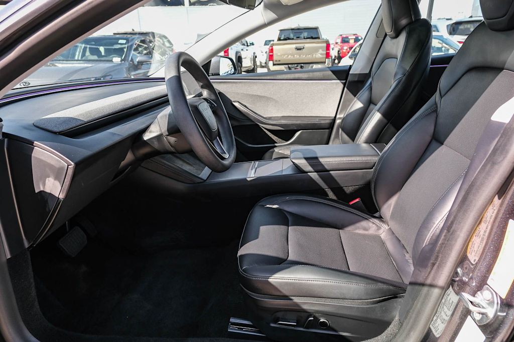 Thumbnail: 2025 Tesla Model 3 - 11