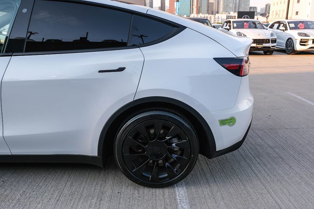 Thumbnail: 2023 Tesla Model Y - 7