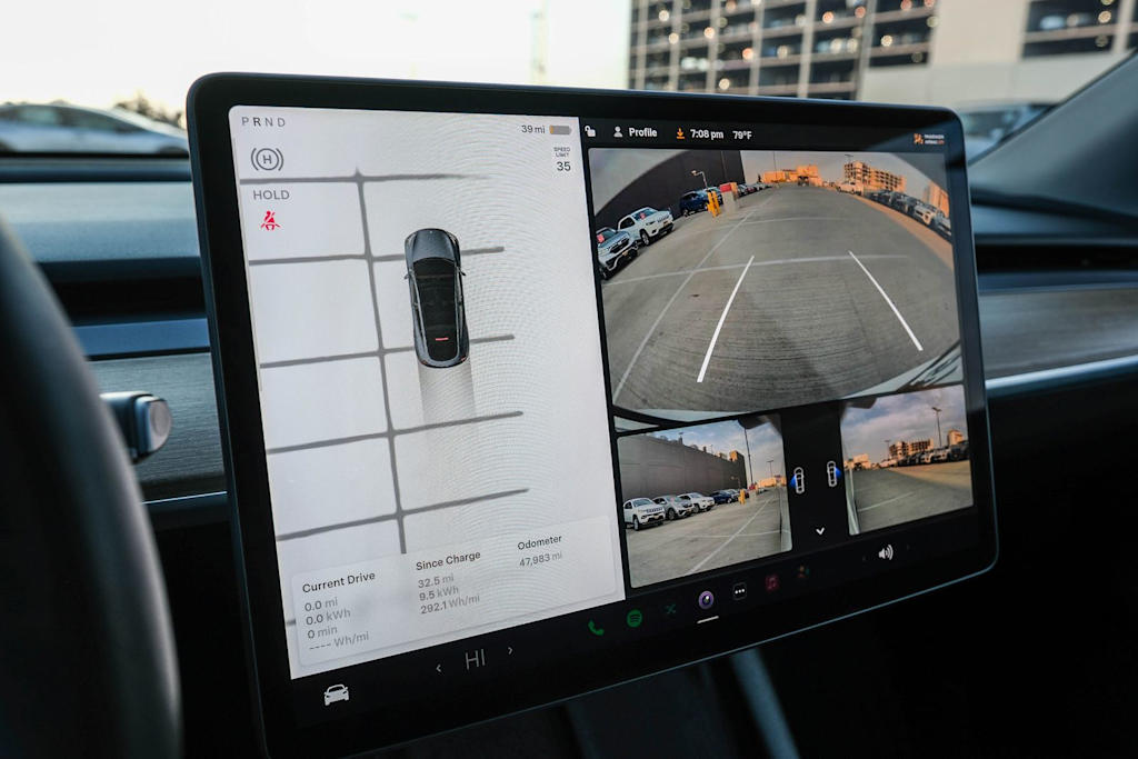 Thumbnail: 2023 Tesla Model Y - 11