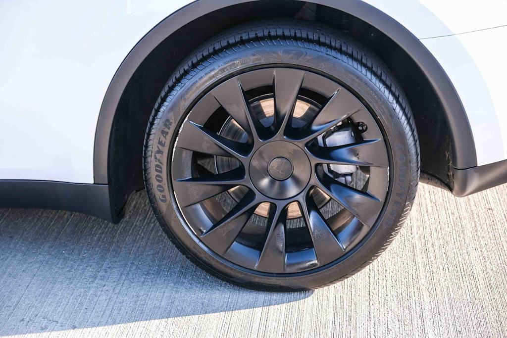 Thumbnail: 2023 Tesla Model Y - 19